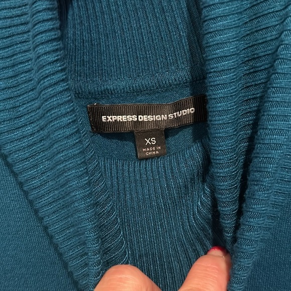 Express Studio Design green short sleeve turtleneck sweater dress size XS - Picture 2 of 3